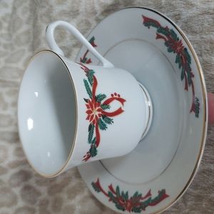 Poinsettias & Ribbons Fine China Tea Cup & Saucer Set